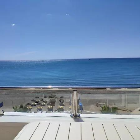 Apartamento Primera Linea Roca Chica Torremolinos